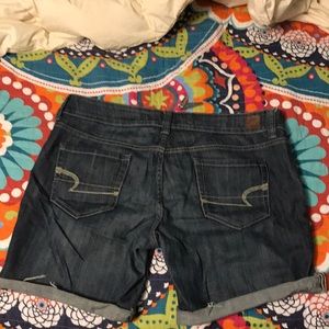 American eagle size 14 favorite boyfriend cut offs